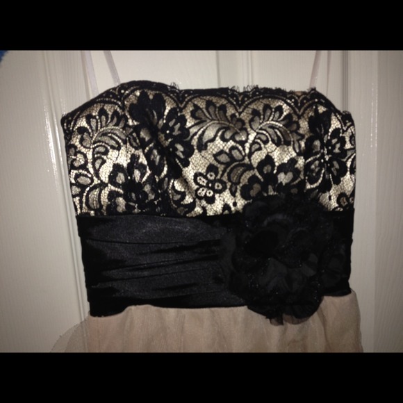 Formal Dress - Picture 2 of 3