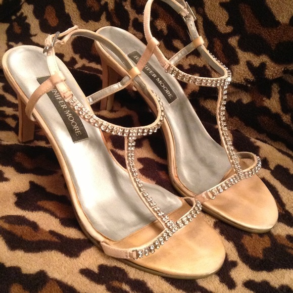 DAINTY CRYSTAL T STRAP