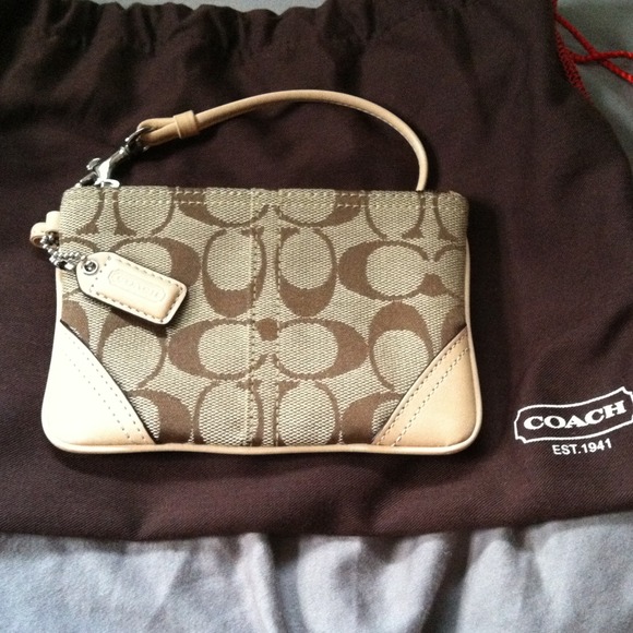 Coach Clutches & Wallets - ❌TRADED❌