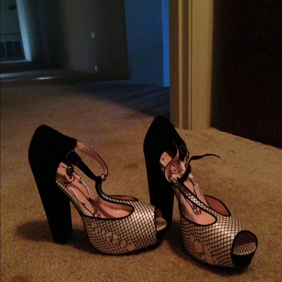 JustFab sandals ***never worn***
