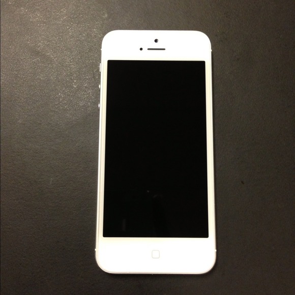iPhone 5💢SOLD💢