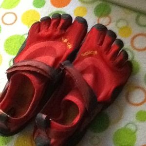 Vibram 5 finger shoes