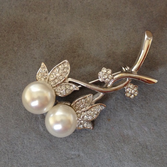 Brooch