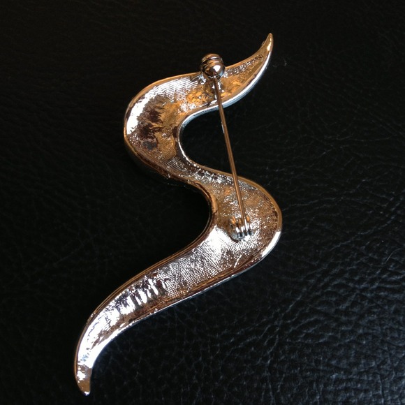 Brooch - Picture 2 of 2