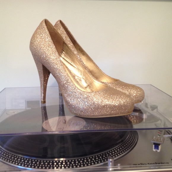 ❌Sold❌Steve Madden Miami Glitter Pumps