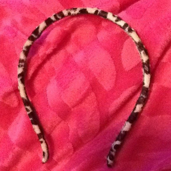 Leopard headband with gold studs