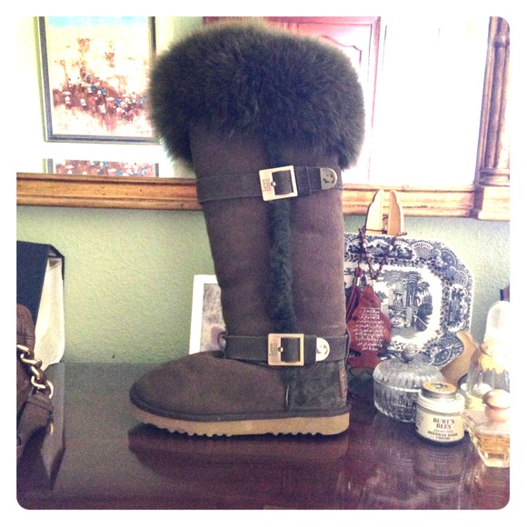 Amazingly warm boots by Australia Love :)