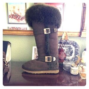 Amazingly warm boots by Australia Love :)