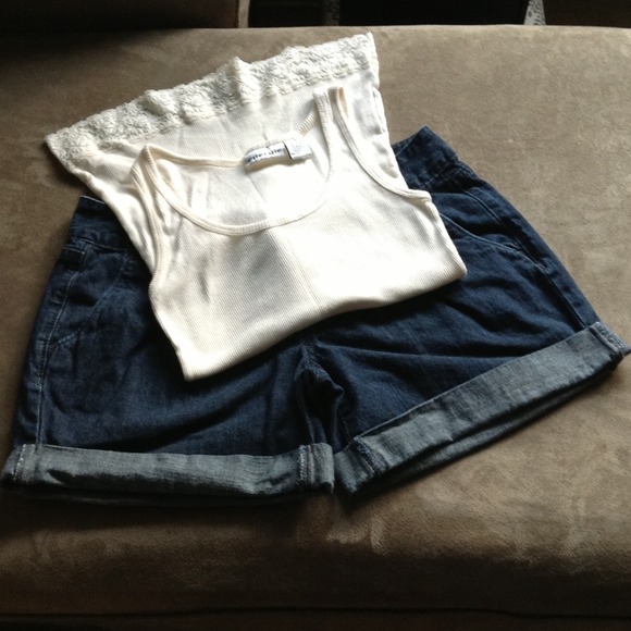 🎯SOLD Jean Shorts And Cream Tank Top w/Lace