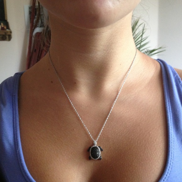 Kay Jewelers turtle necklace, in perfect condition - Picture 3 of 4