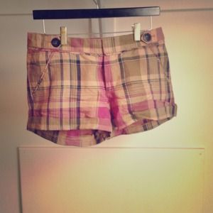 Cute BR plaid shorts, linen type material