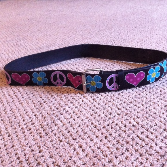 Accessories - Medium belt. Says 34-36 on it. Accessories - Medium belt. Says 34-36 on it.