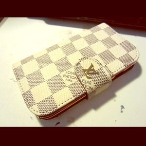 Hold until 7/26 LV Damire wallet case s3