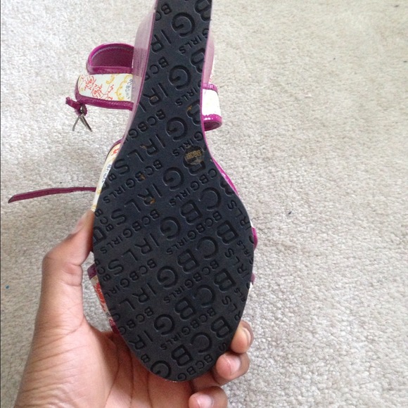 BCBG High Heel Wedge Sandal Size - Picture 4 of 4