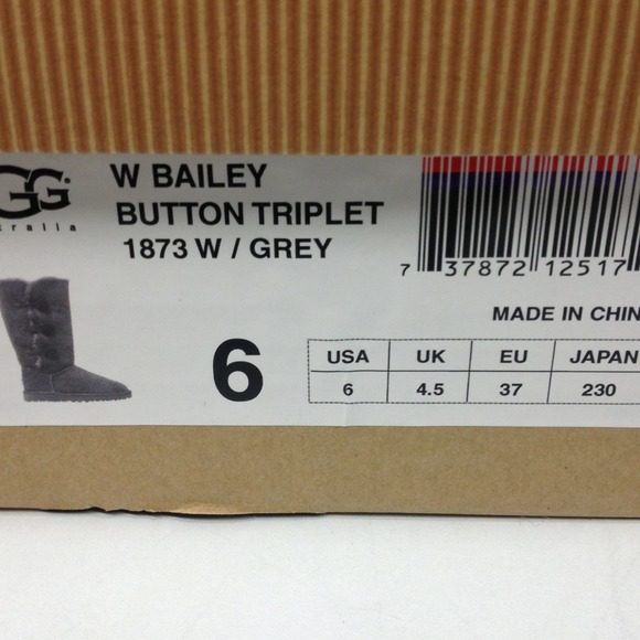 🎉SOLD🎉 Grey Bailey Triplet Button Uggs - Picture 2 of 2