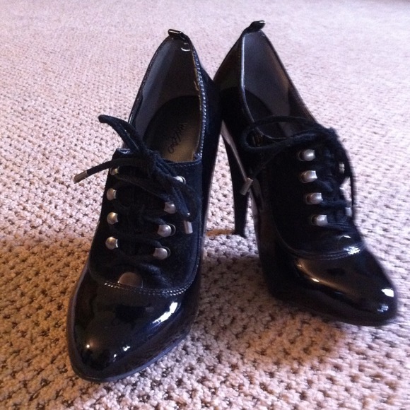 Mossimo high heal shoes.