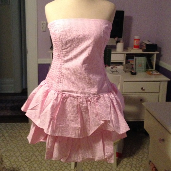 Lilly Pulitzer seersucker dress in pink