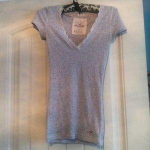 Small hollister stretch v neck