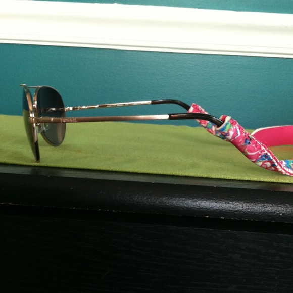 Aviators - Picture 2 of 4