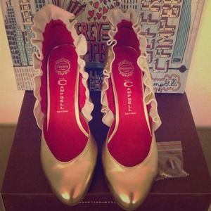 Jeffrey Campbell 'Michelle' Pump Sz 10 Gold. NEW!