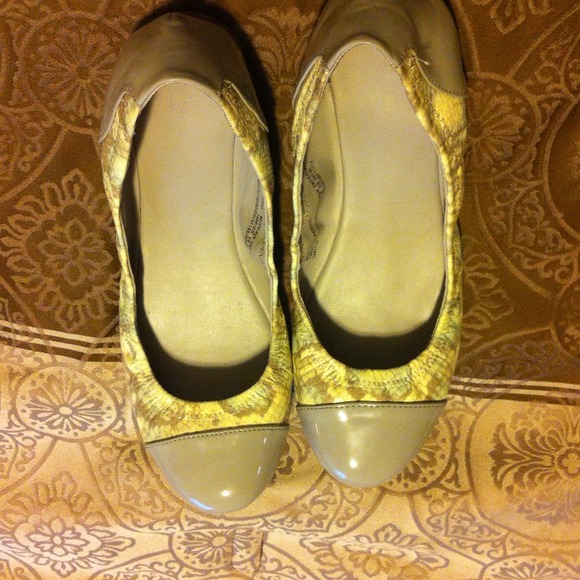 Slip ons - Picture 2 of 2