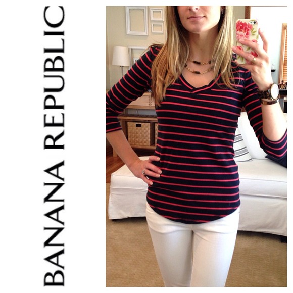 💢SOLD💢 Banana Republic Striped V-Neck Knit Tee