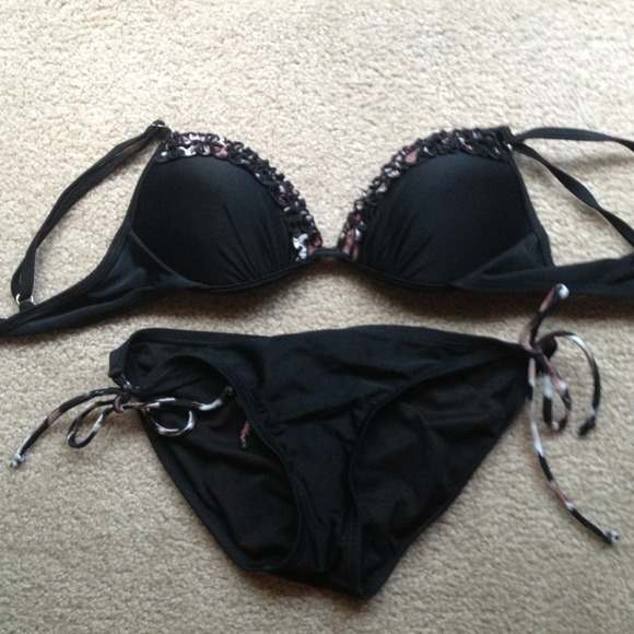 Leopard ruffle top and bottom swimsuit