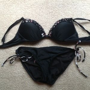 Leopard ruffle top and bottom swimsuit