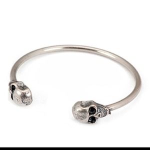 Skullie bracelet silver