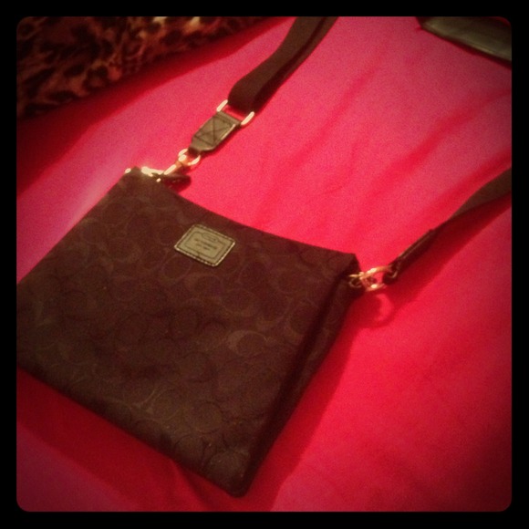 Coach Handbags - ⭐⭐REDUCED⭐⭐Black coach purse.