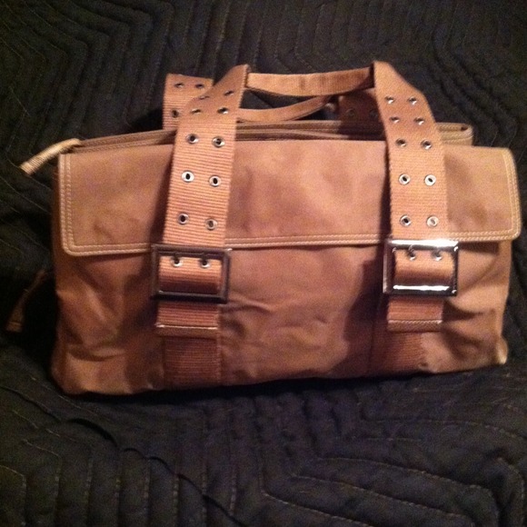 Three compartments, hot fuchsia lining