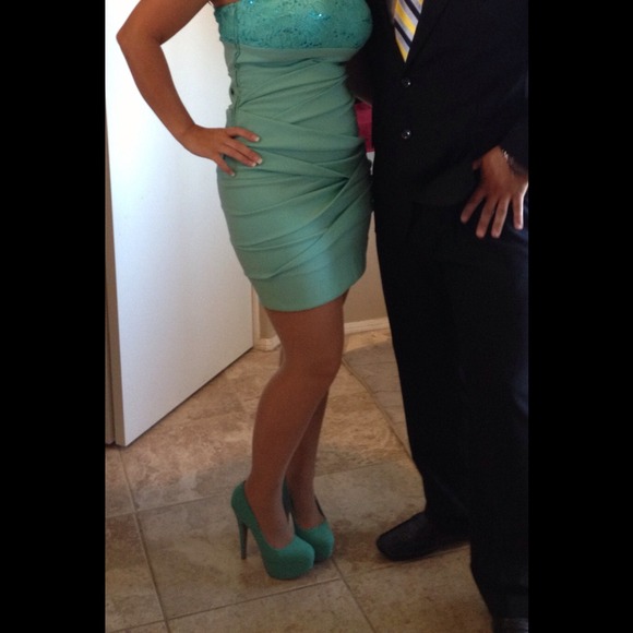 Turquoise high heels - Picture 4 of 4