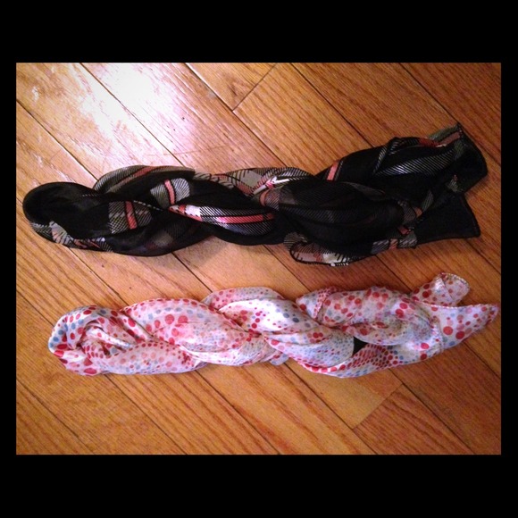 SOLD🚫🚫🚫Print scarves