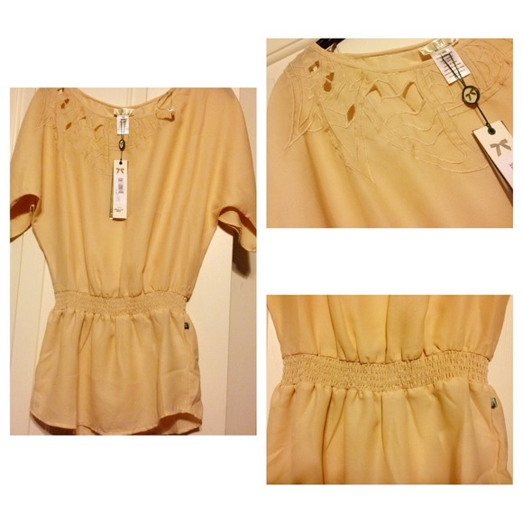 ❗Reduced❗Cute cream DEPT top