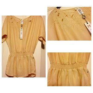 ❗Reduced❗Cute cream DEPT top