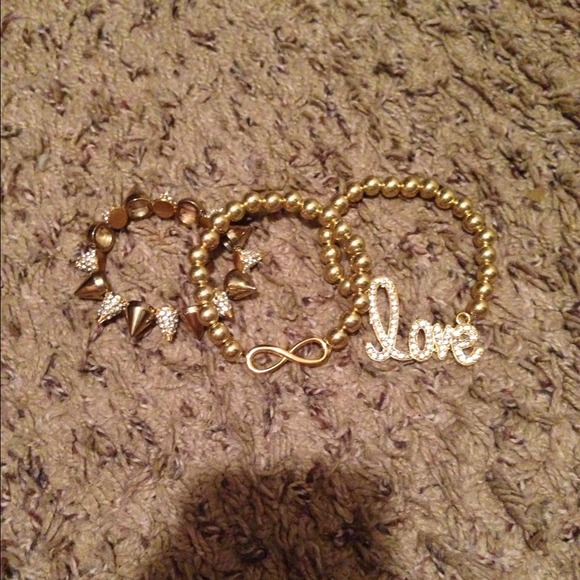💗Arm Candy💗 - Picture 2 of 3