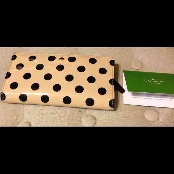 Kate spade wallet Carlisle street in camel/ black