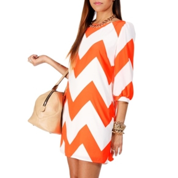 ❌SOLD IN BUNDLE❌Neon Coral/White Chevron Dress