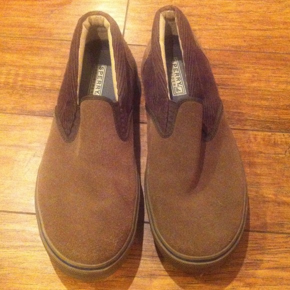 Size 8 sperrys