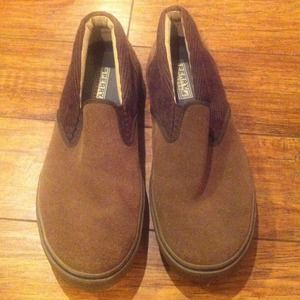 Size 8 sperrys