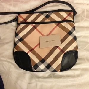 Burberry purse