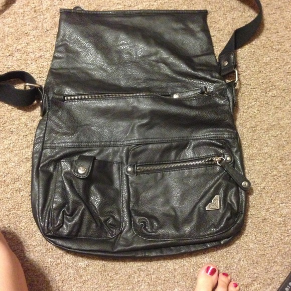 Roxy crossbody purse 🚫RESERVED🚫
