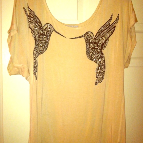 Off the shoulder hummingbird t