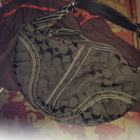 REDUCED AUTHENTIC like new Medium Brown Coach Hobo