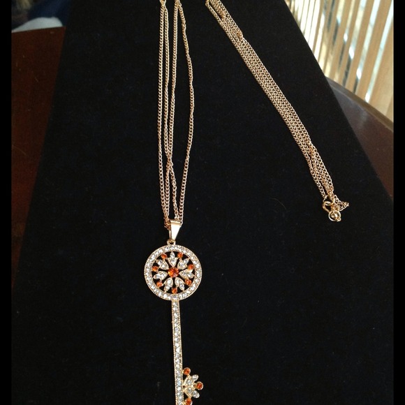 Jewelry - Orange&whiteAustrianCrystalkeypendant