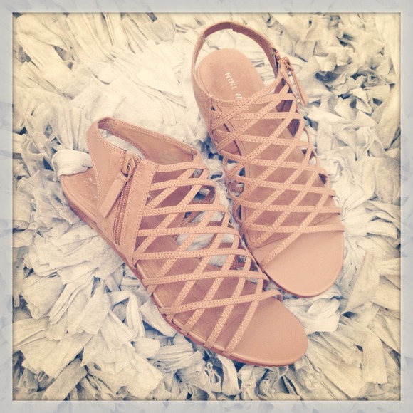 S🚫LD || Nine West Sandals