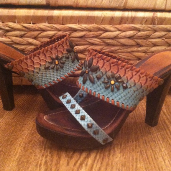 Isabella Fiore Shoes - 💓HOST PICK💓 Isabella Fiore sandals