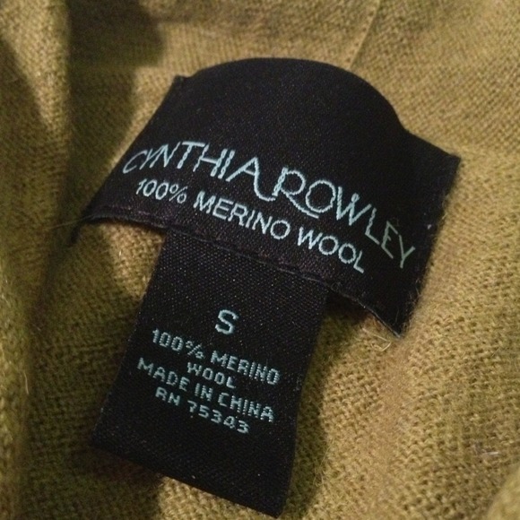 Lime green merino wool 3/4 sleeve sweater - Picture 2 of 3