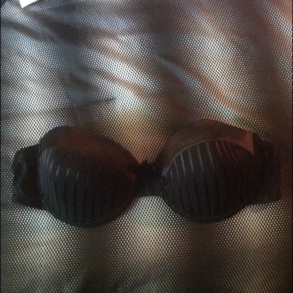 Black strapless bra!