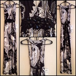 Black and white paisley embellished dress